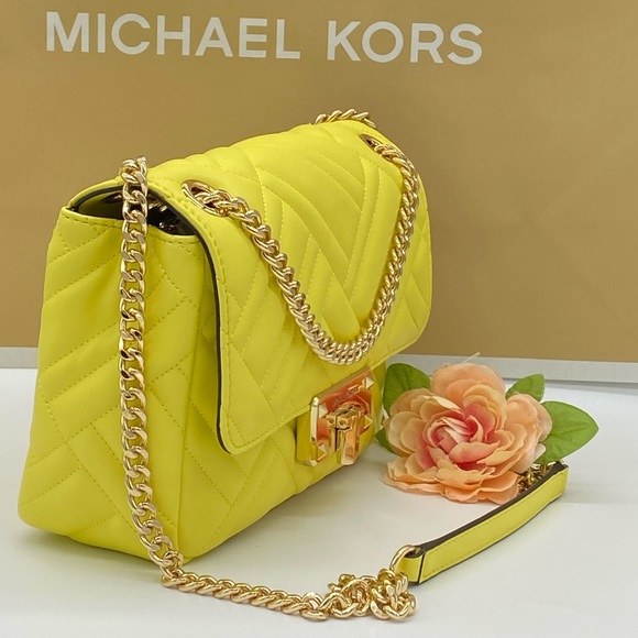 MICHAEL KORS PEYTON MEDIUM SHOULDER FLAP  SUNSHINE - Picture 13 of 14